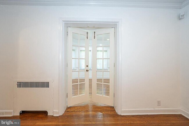 Building Photo - 714 Greythorne Rd