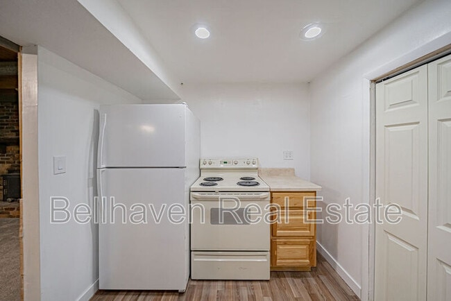 Building Photo - 618 Davidson Dr