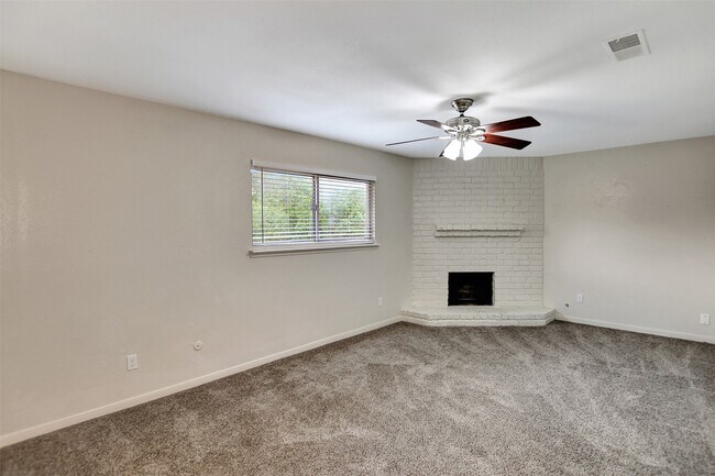 Building Photo - 3826 Willow Springs Ln
