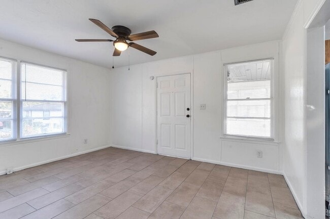 Building Photo - 1613 Hernando Dr