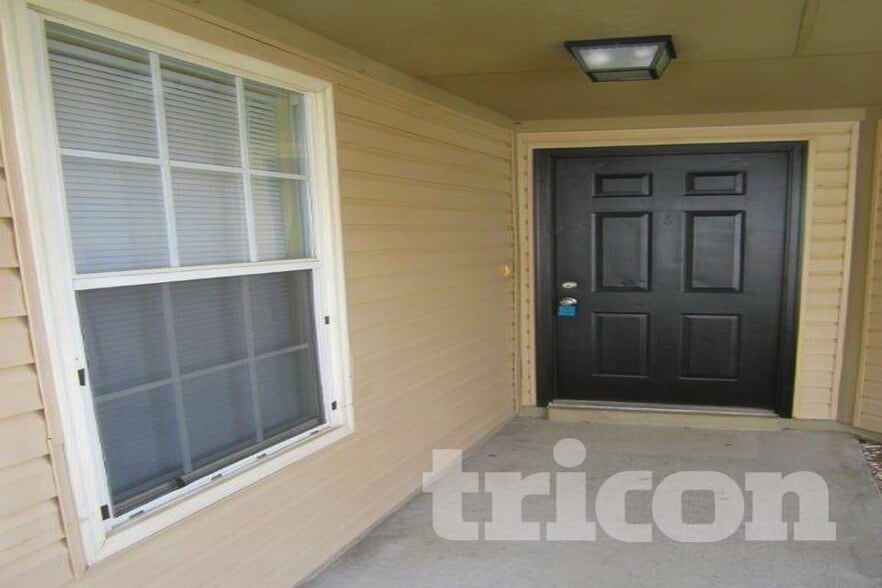 Building Photo - 12351 Silent Brook Trail N