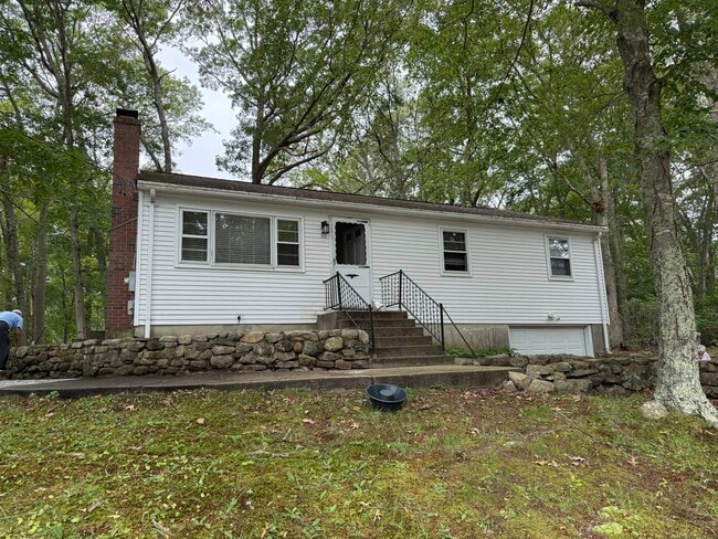 Primary Photo - 86 Oakwood Rd