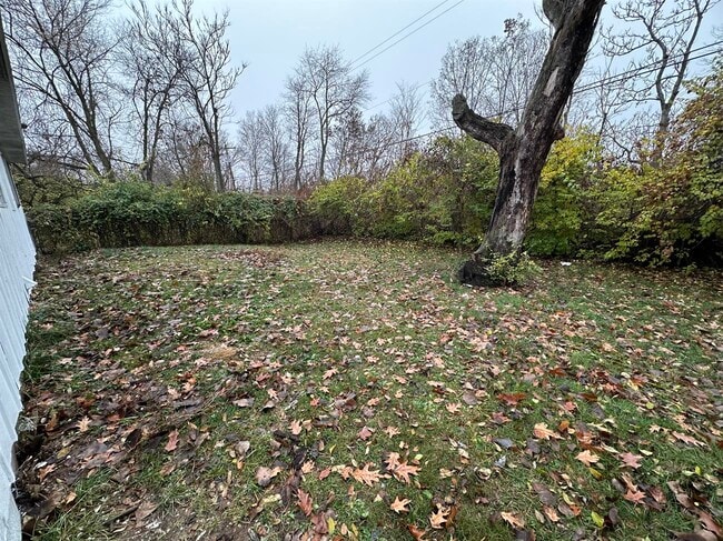 Building Photo - 802 Knollcrest-