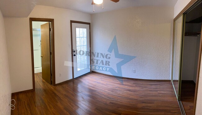 Building Photo - 2 bed, 2 bath townhome