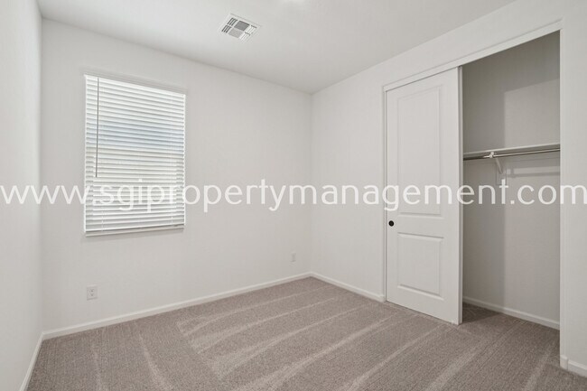 Building Photo - 18259 La Senda Dr W