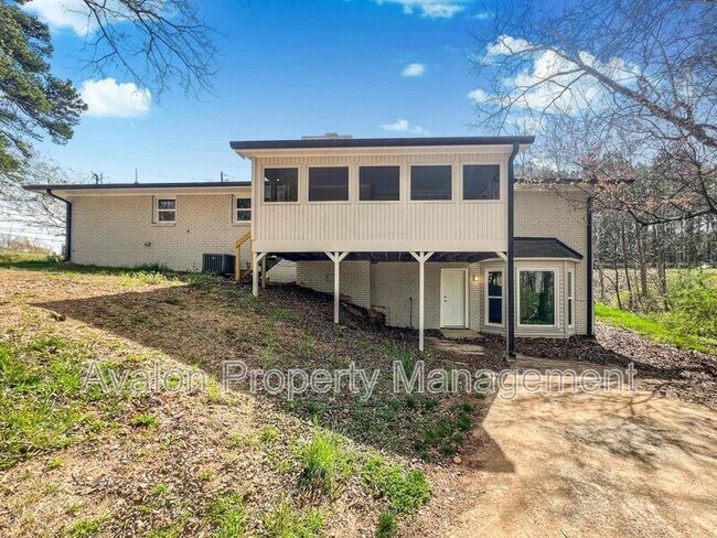 Building Photo - 3301 Mars Hill Rd