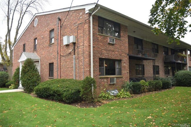 Building Photo - 218 Fulton St