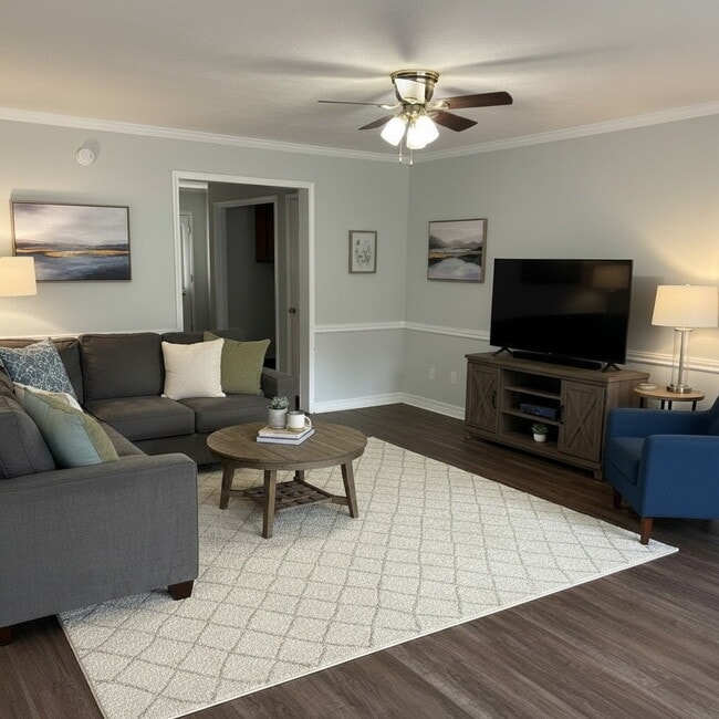 Building Photo - "Charming 2-Bedroom with Spacious Living in Henderson, TN!"