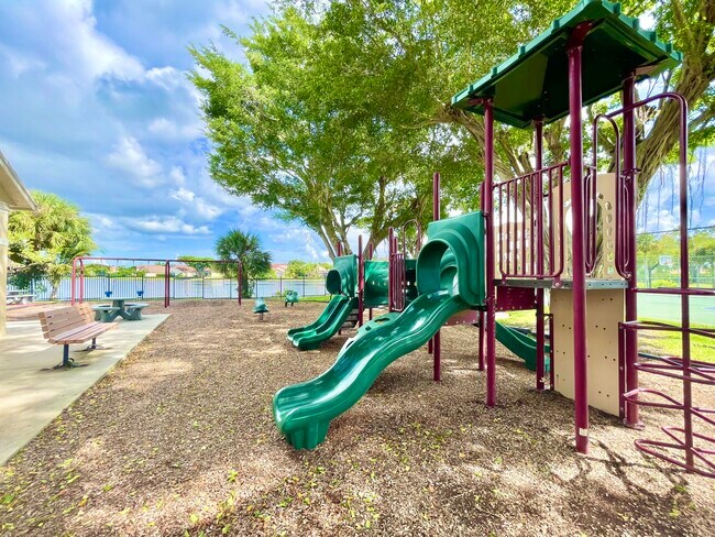 Building Photo - 10579 Pebble Cove Ln