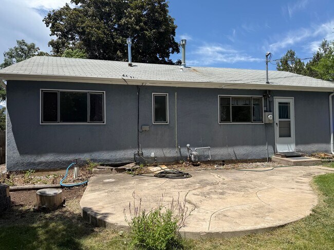 Building Photo - North Central 3 Bedroom Home