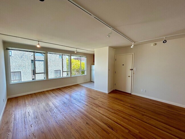 Primary Photo - 175-177 PFEIFFER ST-4