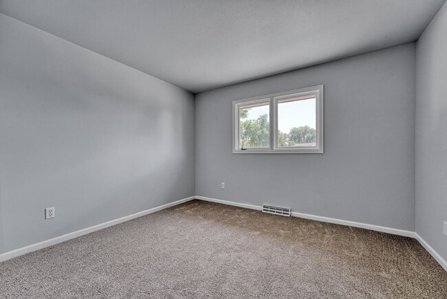Building Photo - $3,600.00 - 4 Bedroom, 3.5 Bathroom, Singl...