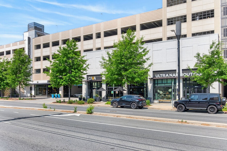 Building Photo - 2125 Southend Dr