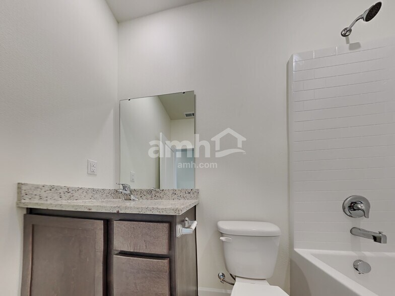 Building Photo - 1229 W 16th Ave