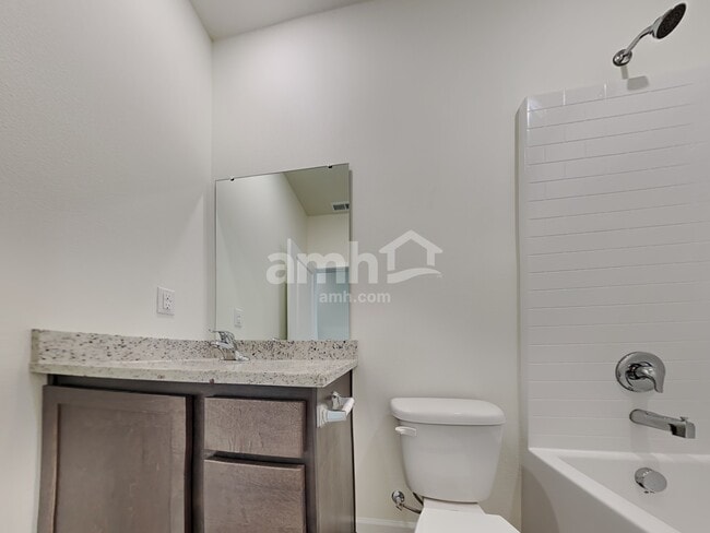 Building Photo - 1229 W 16th Ave