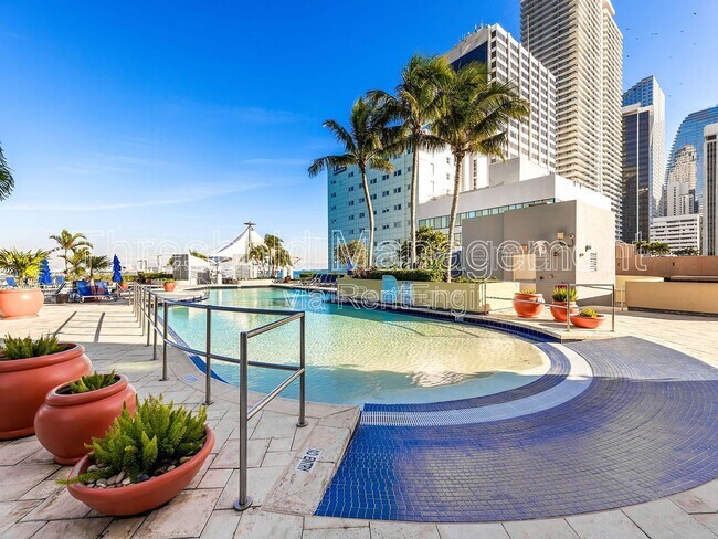 Building Photo - 253 NE 2nd St