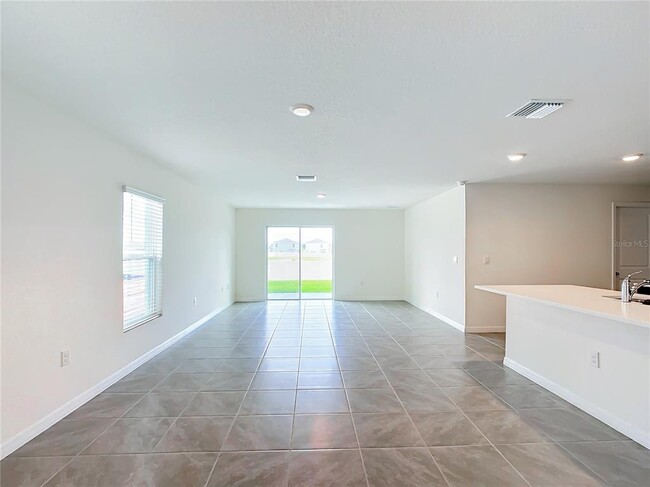 Building Photo - 8645 SW 45th Ct