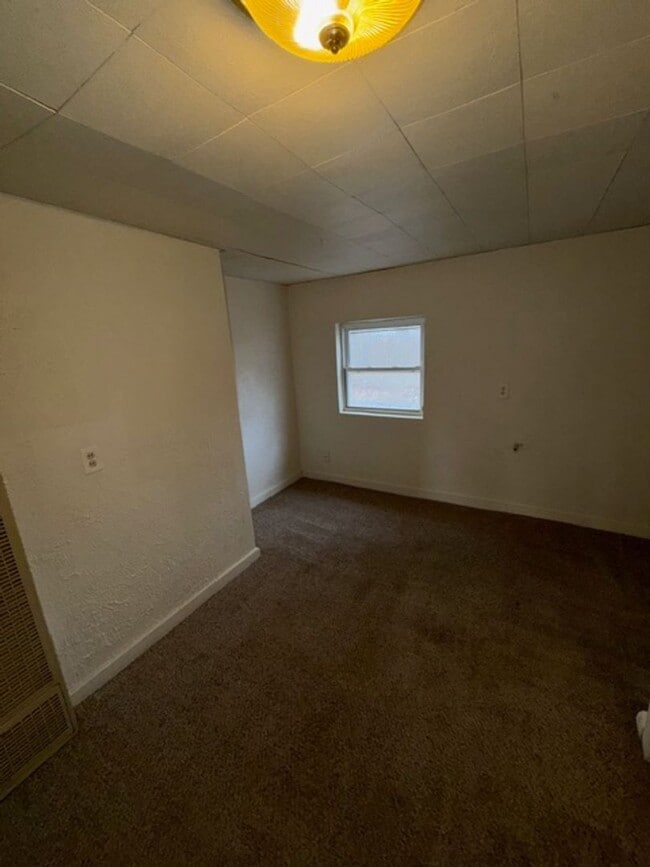 Building Photo - 1813 Jeanette Ave