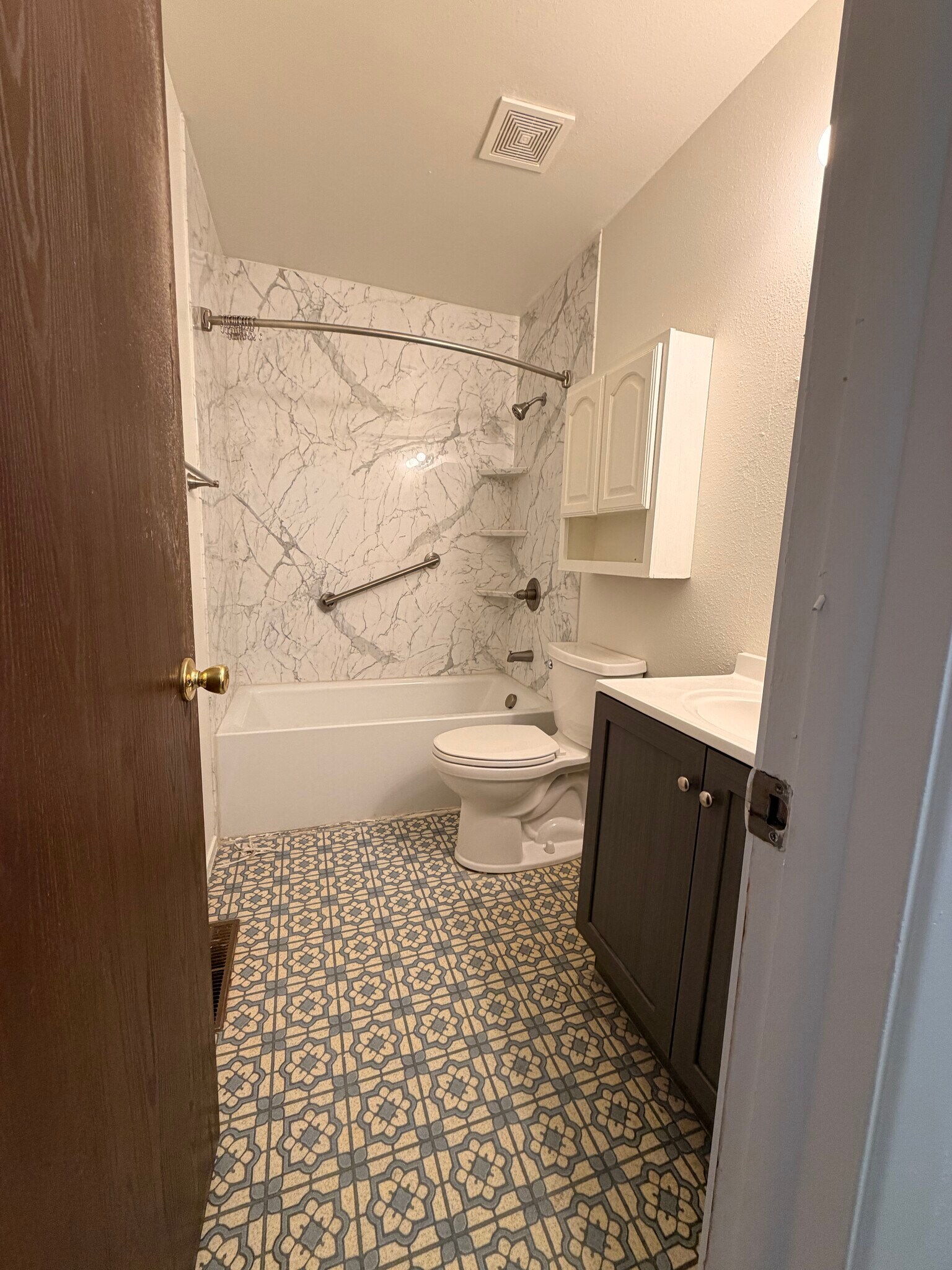 Building Photo - 2328 Apache St