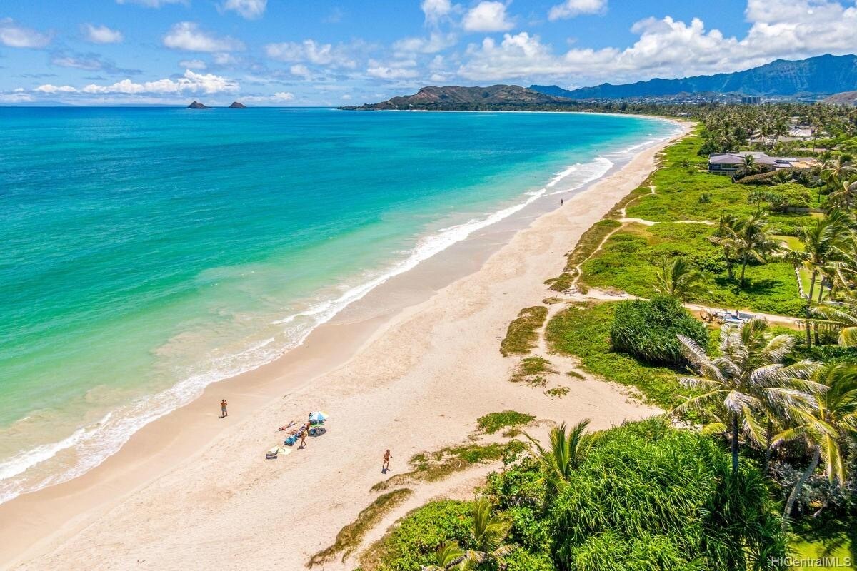 Kailua Beach is just 5 minute walk away - 516A N Kainalu Dr