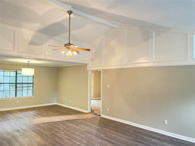 Building Photo - 3410 Mission Viejo Dr