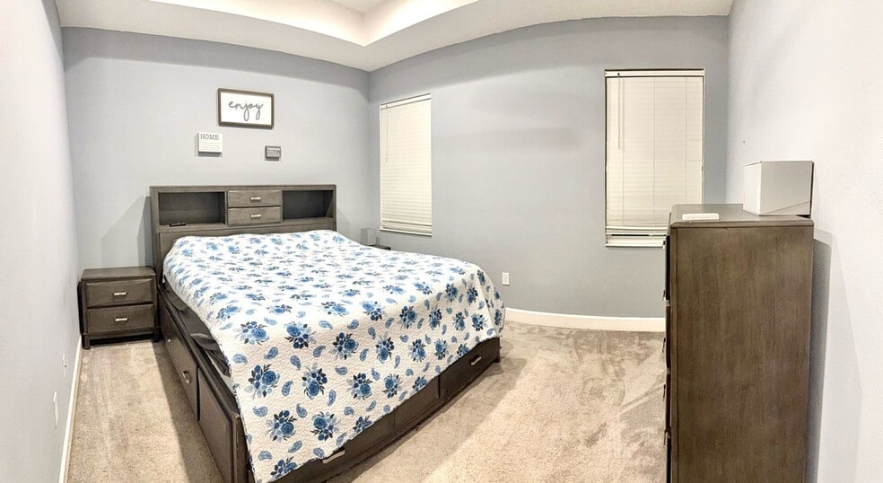 Building Photo - 5613 De Coronado Dr