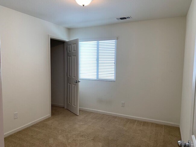 Building Photo - Two Story Home Across the Street from a Beautiful Park