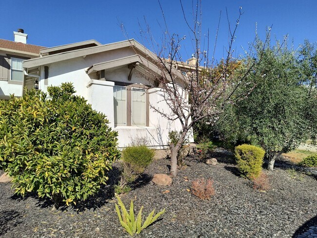 Building Photo - 4 Bedroom 3 Bathroom In Rocklin!