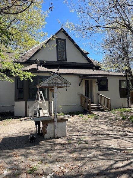 Building Photo - 402 S Pearl St