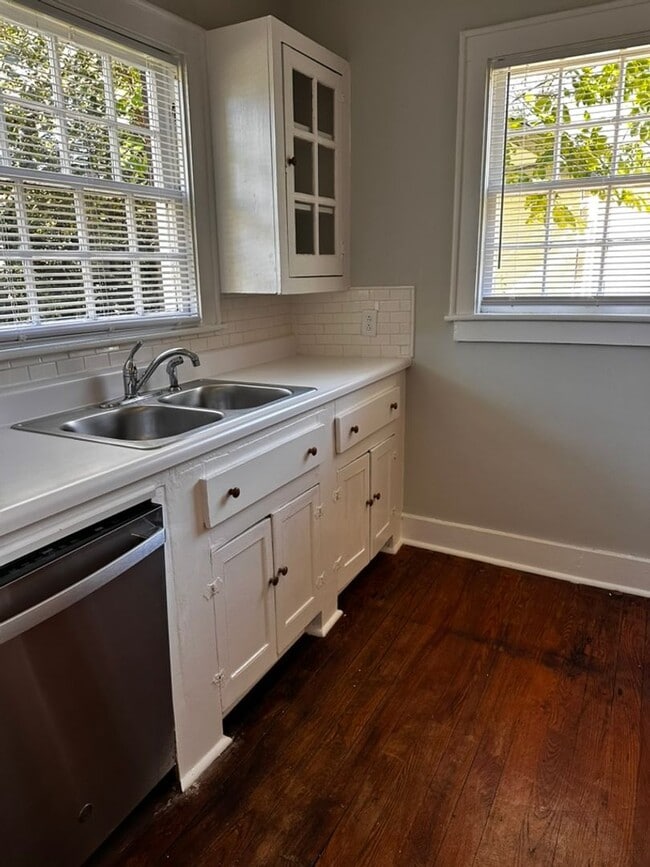 Building Photo - East Nashville 4 Bedroom