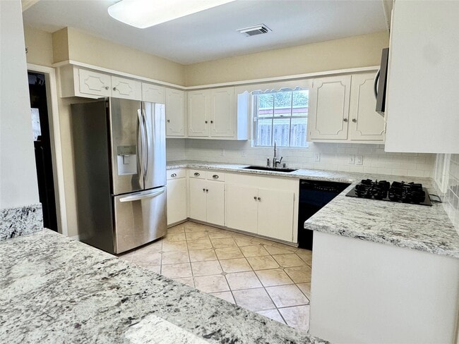 Building Photo - 8218 Edgemoor Dr