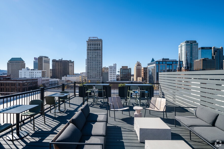 Primary Photo - Market Lofts on Third