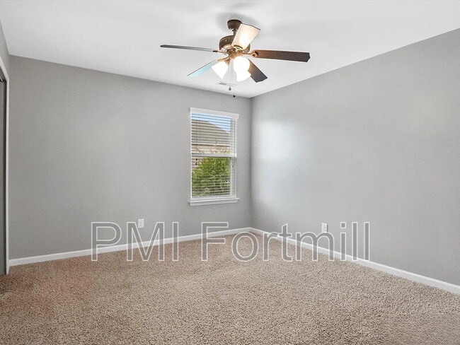Building Photo - 5045 Fenwick Ct