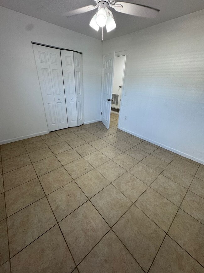 Building Photo - 1713 NE 70th St