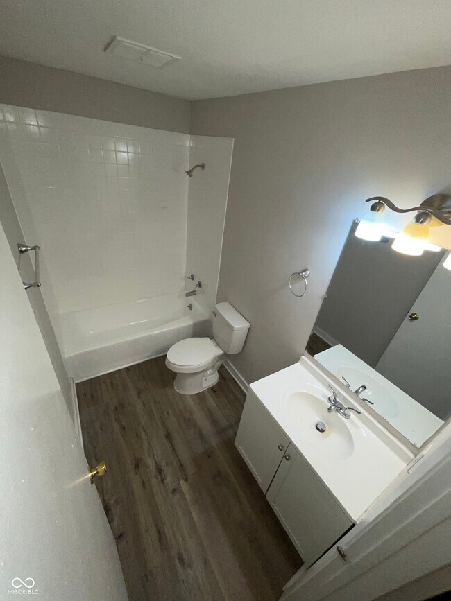 Building Photo - 1410 E Jefferson St