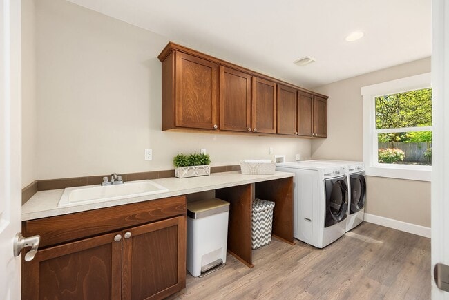 Building Photo - Bainbridge Island Home