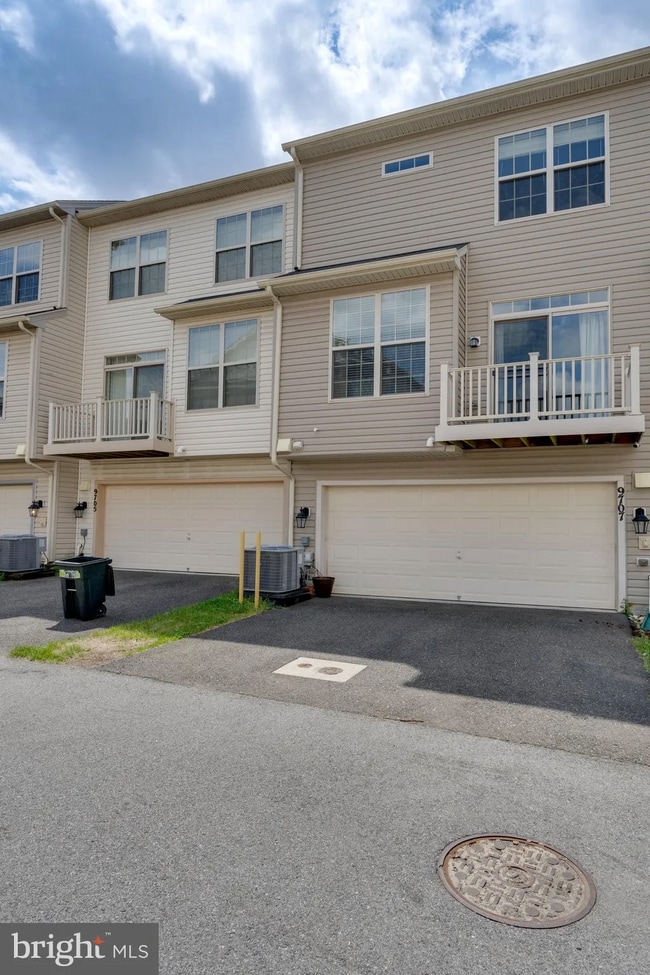 Building Photo - 9707 Smithview Pl