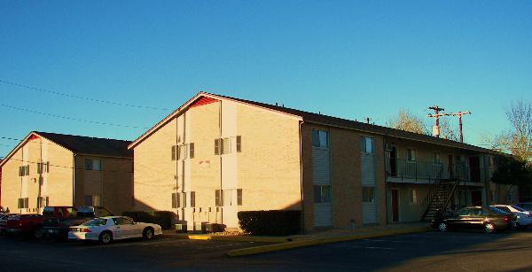 Building Photo - Holleman by the Park