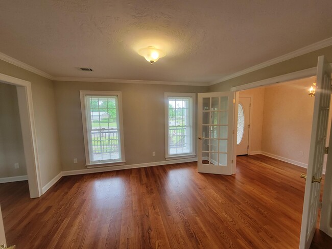 Building Photo - 3208 West Ct