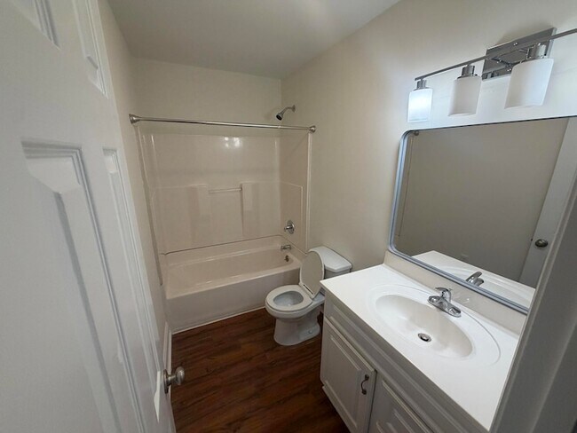 Building Photo - 2018 Pinopolis Rd