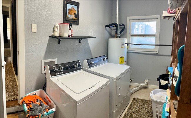 Building Photo - 715 North Ave