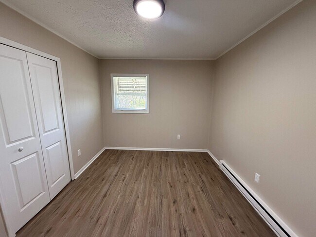 Building Photo - Renovated 3-Bedroom Home – We Welcome Sect...