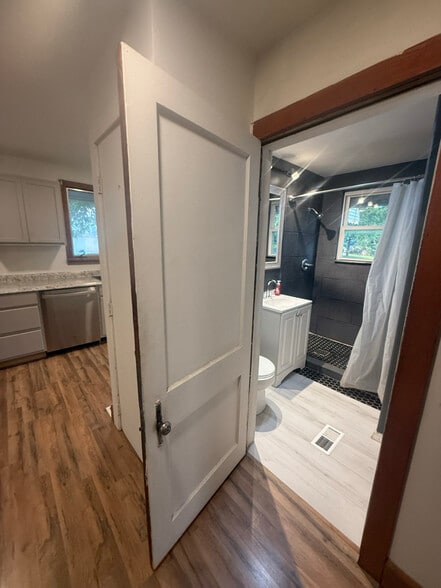 Building Photo - 536 N 15th St