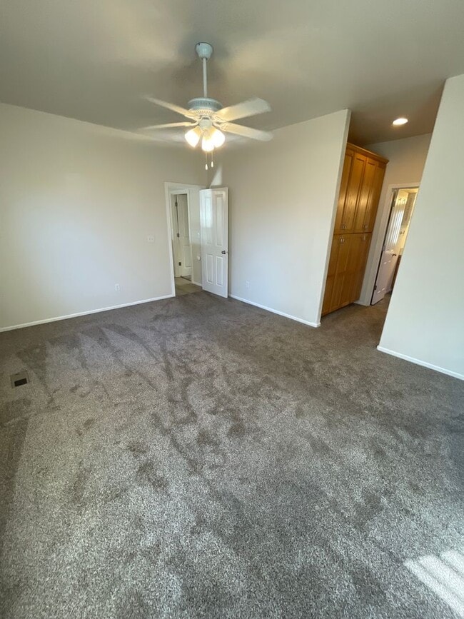 Building Photo - 3 Bedroom Home in North Albany!