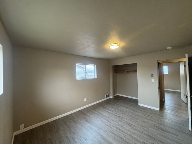 Building Photo - 1407 S 20th Ave