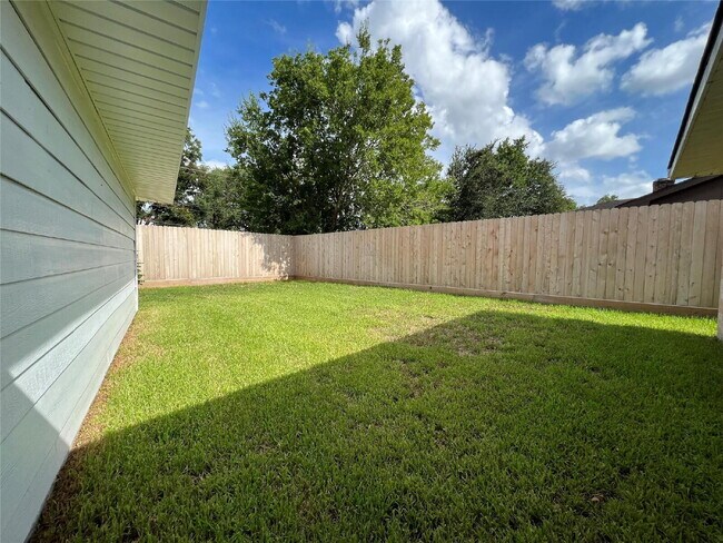 Building Photo - 3 Bedroom Home for Rent in Houston 77096 | Updated Home with Large Backyard
