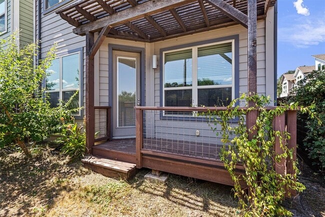 Building Photo - 9301 Cardinals Nest Ln