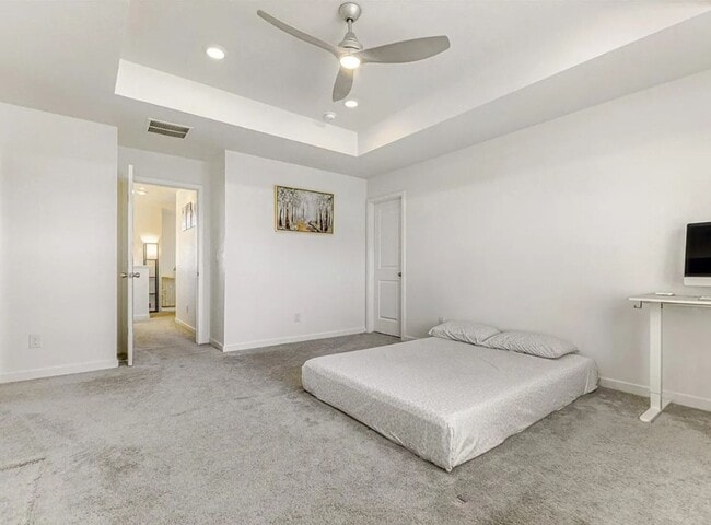 Building Photo - Luxurious CORNER LOT - 3bd 2.5 paired home in Dove Village!