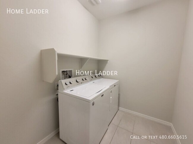 Building Photo - 25932 W Quail Ave