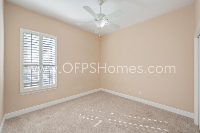 Building Photo - 1558 Venice Ave